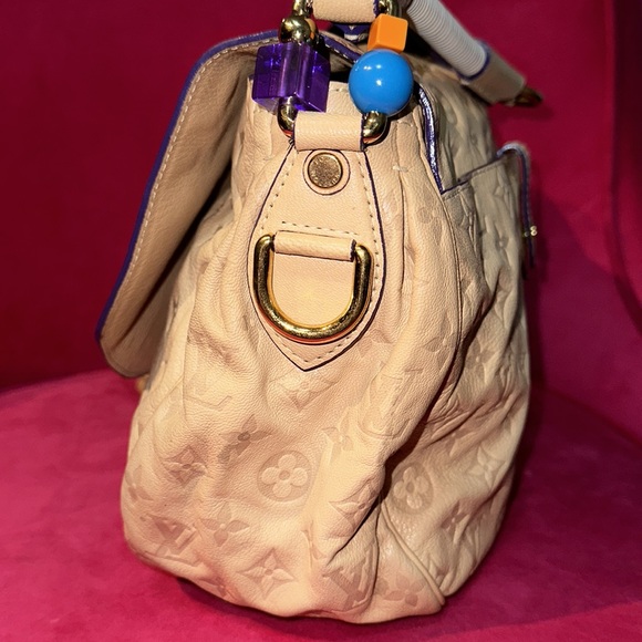 Louis Vuitton Limited Edition Creme Monogram Underground Messenger Bag - Picture 6 of 16